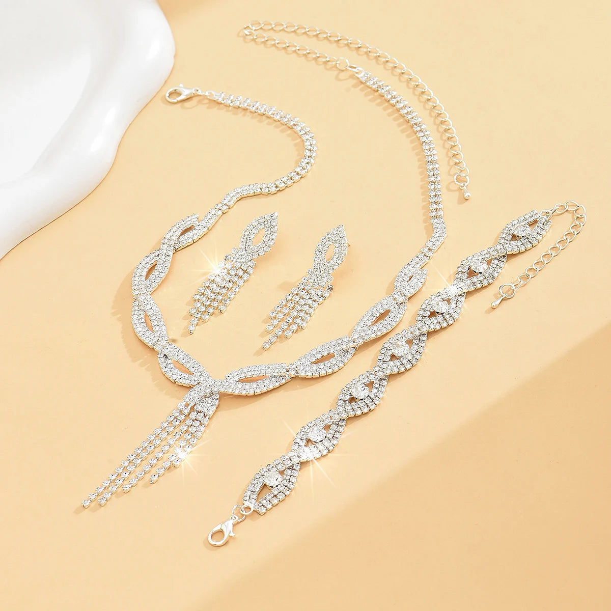 Women's Fashion Copper Claw Chain Hollow Tassel Necklace Earrings