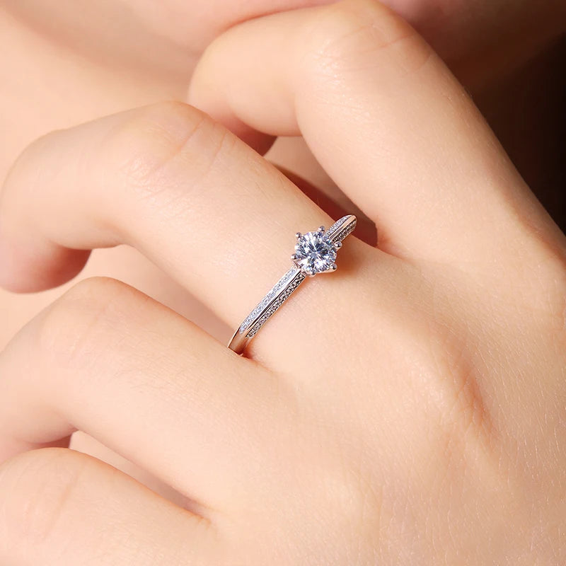 Romantic wedding ring, 0.5 carat high-quality lab-grown diamond, S925 sterling silver base, exquisite gift for girlfriend.