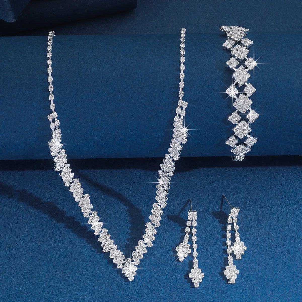 Pieces Of Wedding Season Women's Claw Chain Series Earrings