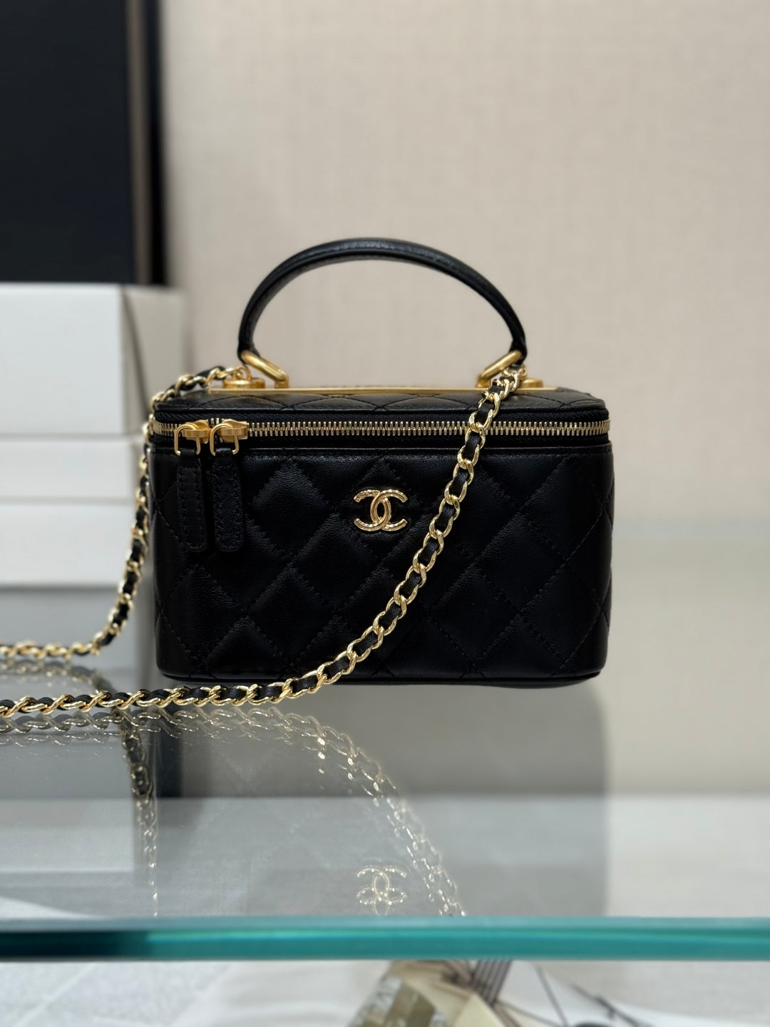 𝟐𝟓𝐂 Lambskin Long Box Bag